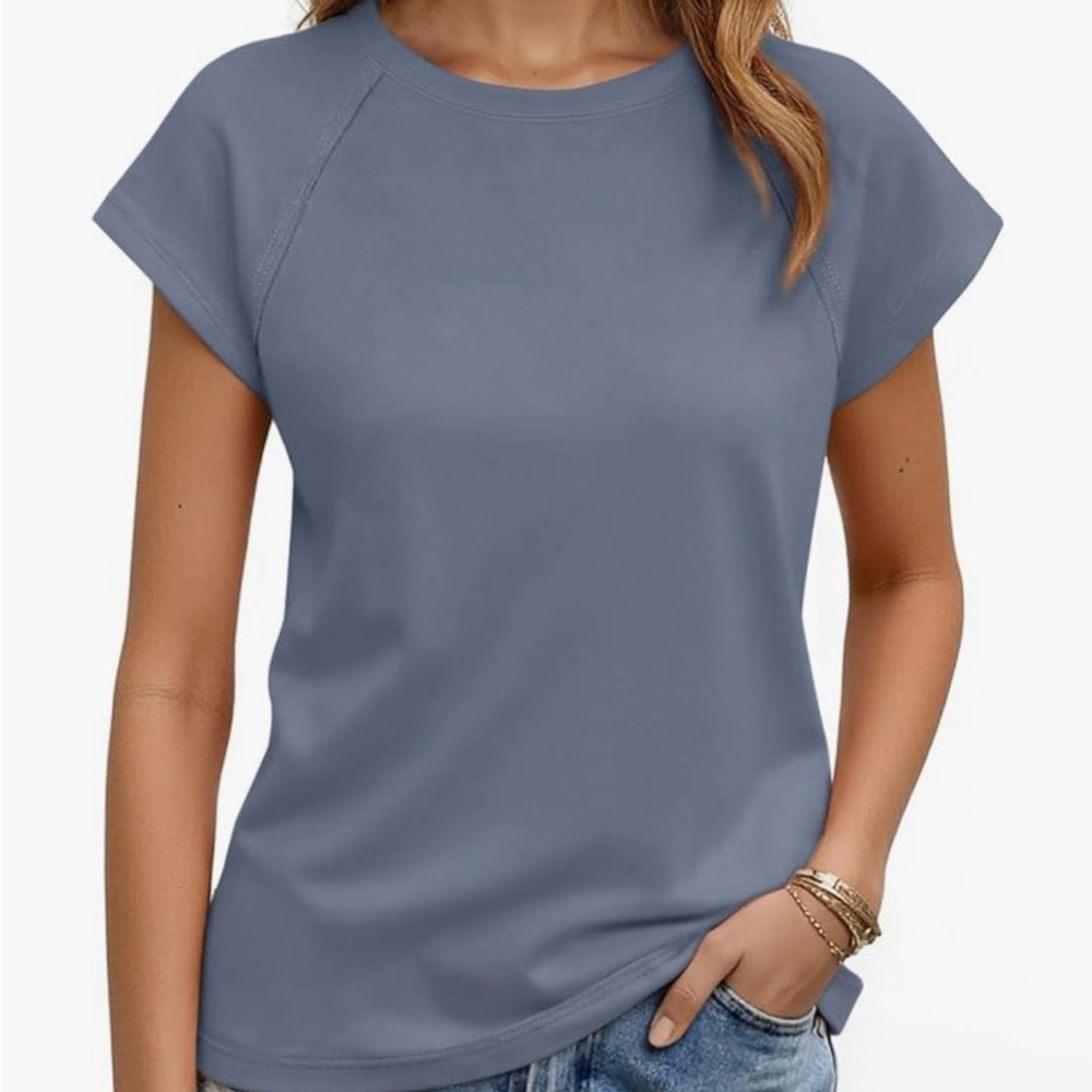 NWT UEU Lightgray  Blue Short Sleeve T-Shirt